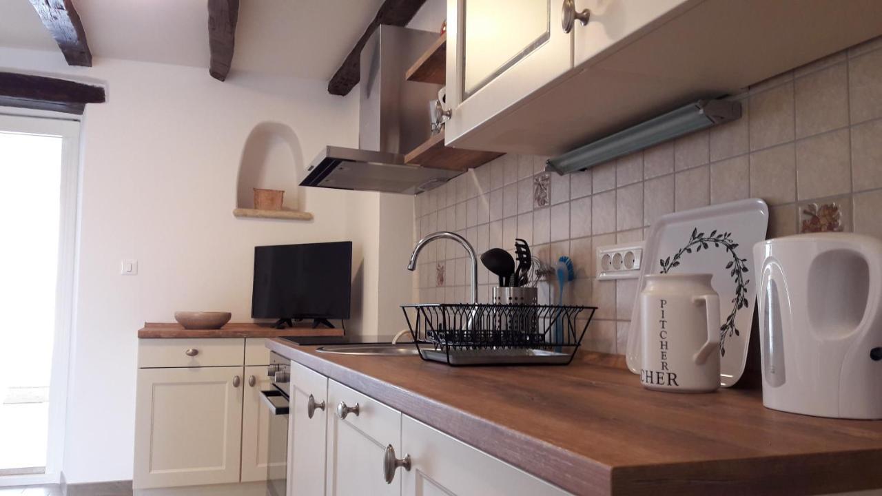 Apartment Nena- Apartman Sa Posebnim Ulazom U Prizemlju, Terasom I Zelenom Okucnicom Rakotule Екстериор снимка