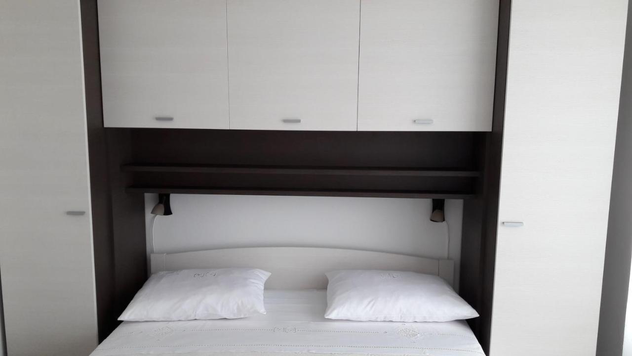 Apartment Nena- Apartman Sa Posebnim Ulazom U Prizemlju, Terasom I Zelenom Okucnicom Rakotule Екстериор снимка