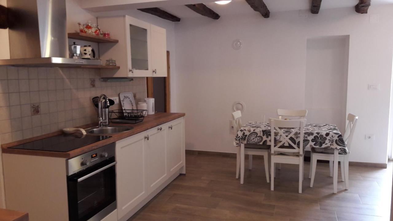 Apartment Nena- Apartman Sa Posebnim Ulazom U Prizemlju, Terasom I Zelenom Okucnicom Rakotule Екстериор снимка